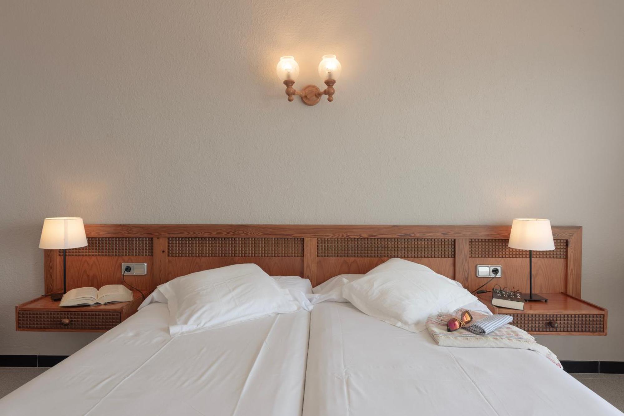בניאלבופר Hostal Sa Baronia מראה חיצוני תמונה
