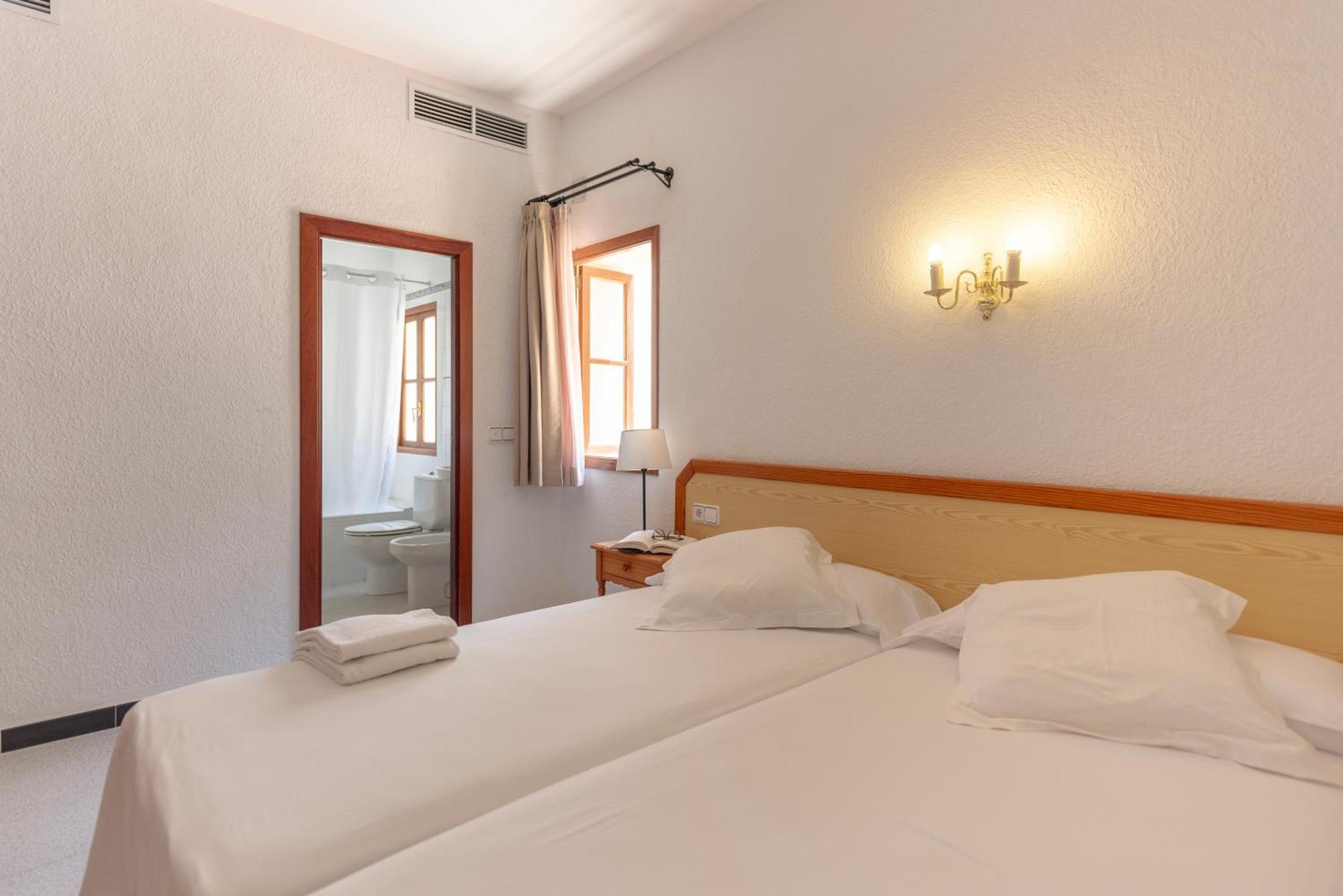 בניאלבופר Hostal Sa Baronia מראה חיצוני תמונה